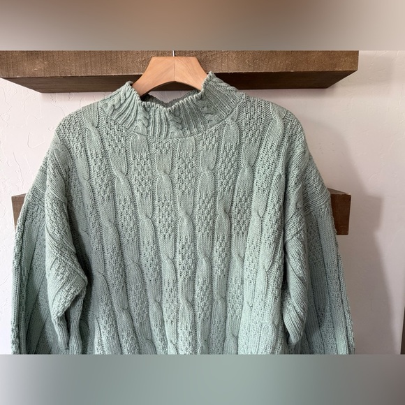 Vintage|Cozy Pastel Sage Green Cable Knit Sweater,fisherman style•••oversized - Picture 3 of 9